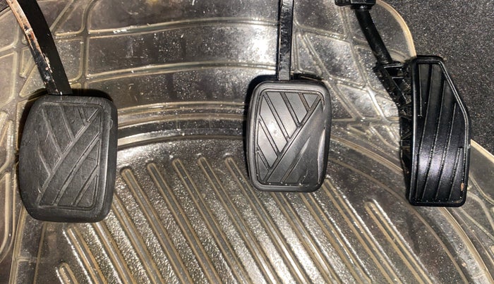 2016 Maruti Baleno ALPHA DIESEL 1.3, Diesel, Manual, 91,055 km, Pedals