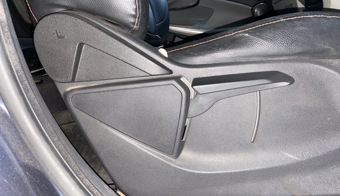 2015 Ford Ecosport TITANIUM 1.0L ECOBOOST, Petrol, Manual, 35,823 km, Driver Side Adjustment Panel