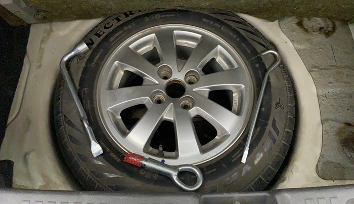 2010 Maruti Swift ZXI, Petrol, Manual, 43,970 km, Spare Tyre