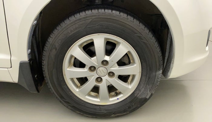 2010 Maruti Swift ZXI, Petrol, Manual, 43,970 km, Right Front Wheel