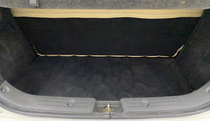 2010 Maruti Swift ZXI, Petrol, Manual, 43,970 km, Boot Inside