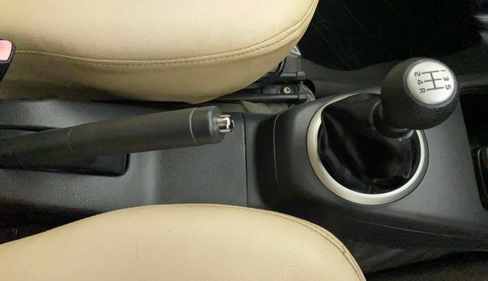 2010 Maruti Swift ZXI, Petrol, Manual, 43,970 km, Gear Lever