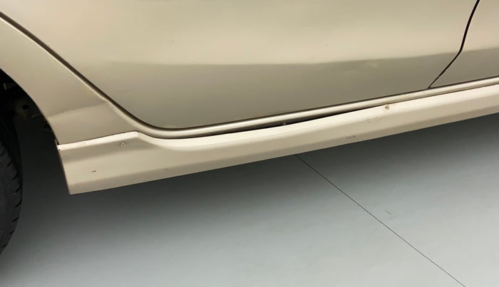 2011 Toyota Etios VX, Petrol, Manual, 66,479 km, Right running board - Cladding has minor damage