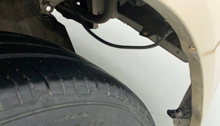 2011 Toyota Etios VX, Petrol, Manual, 66,479 km, Right fender - Lining missing