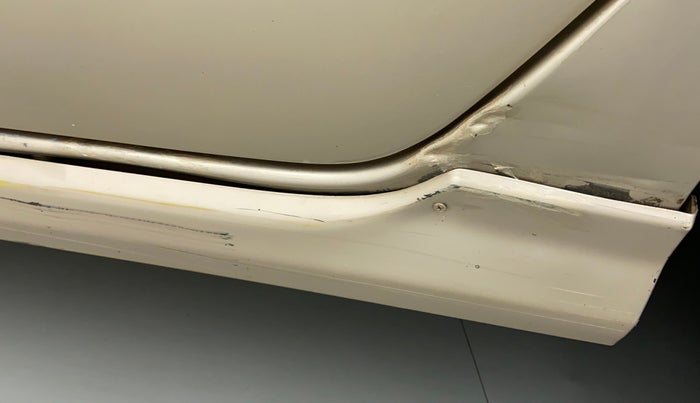 2011 Toyota Etios VX, Petrol, Manual, 66,479 km, Left running board - Slight discoloration