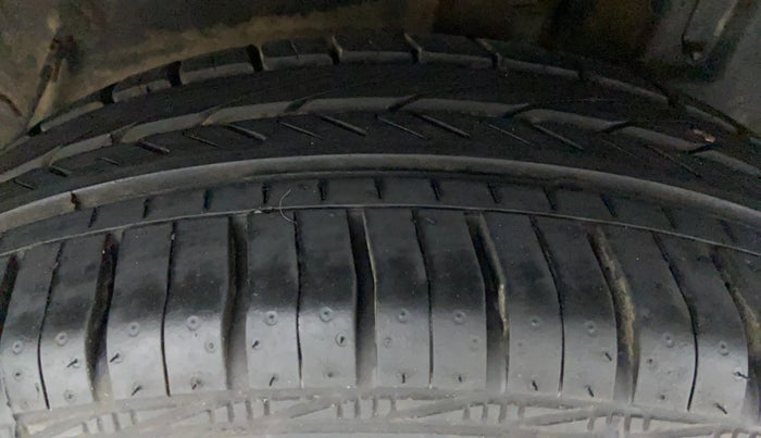 2011 Toyota Etios VX, Petrol, Manual, 66,479 km, Left Rear Tyre Tread