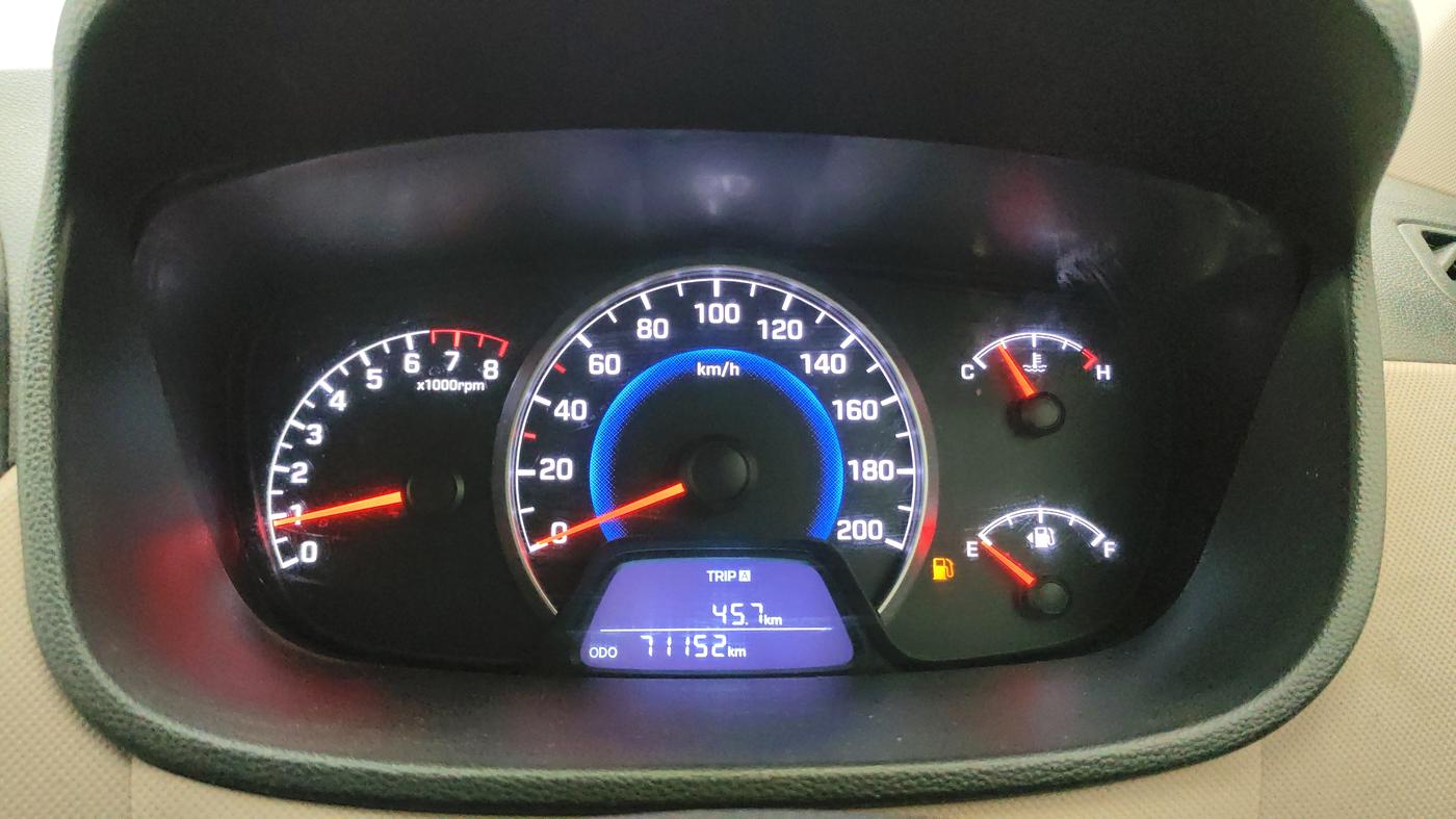 2015 Hyundai Grand i10 SPORTZ 1.2 KAPPA VTVT, Petrol, Manual, 71,125 km, Odometer Image