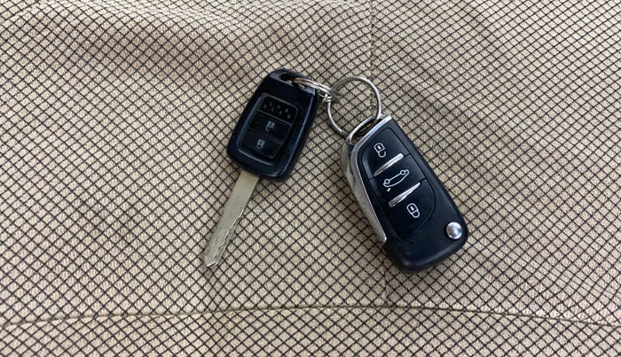 2017 Honda Jazz 1.2L I-VTEC SV, Petrol, Manual, 37,272 km, Key Close Up