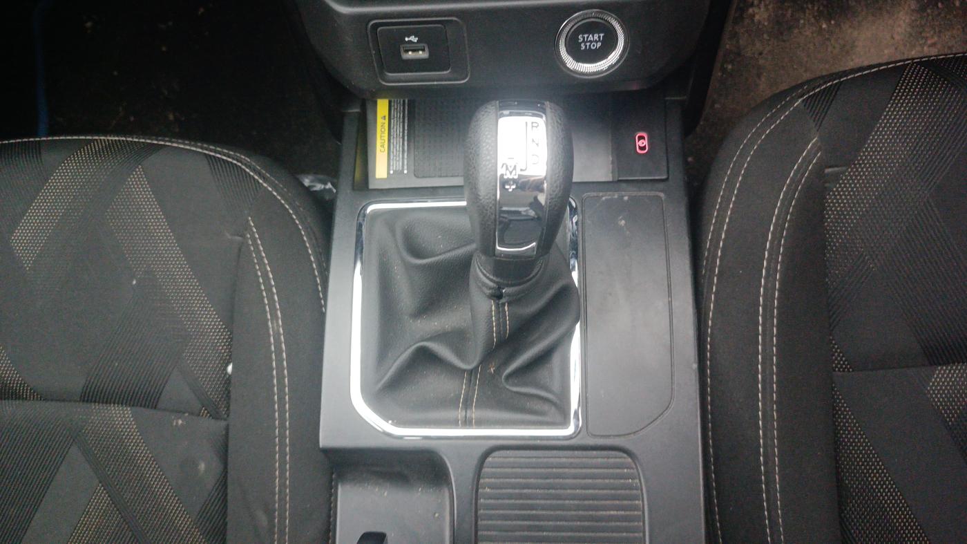 2023 Renault Kiger RXT (O) AMT, Petrol, Automatic, 10,002 km, Gear Lever