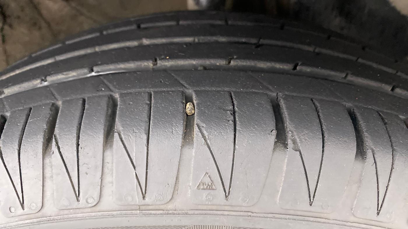 2020 KIA SONET GTX PLUS 1.5D  AT, Diesel, Automatic, 23,012 km, Right Front Tyre Tread