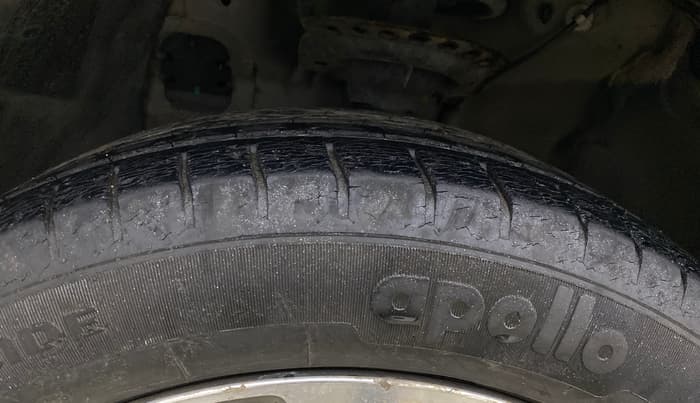 2015 Hyundai Elite i20 ASTA 1.2, Petrol, Manual, 23,570 km, Left Front Tyre Tread