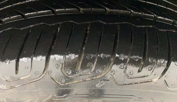 2015 Skoda Octavia STYLE PLUS AT 1.8 TSI, Petrol, Automatic, 1,08,777 km, Left Rear Tyre Tread