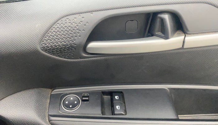 2023 KIA SONET HTE 1.2, Petrol, Manual, 20,761 km, Driver Side Door Panels Control