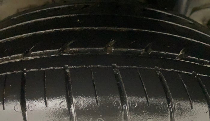 2023 KIA SONET HTE 1.2, Petrol, Manual, 20,761 km, Left Rear Tyre Tread