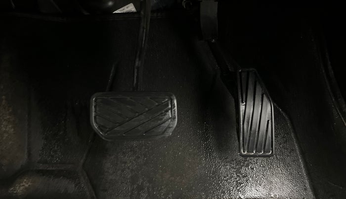 2019 Maruti Swift ZXI AMT, Petrol, Automatic, 81,922 km, Pedals