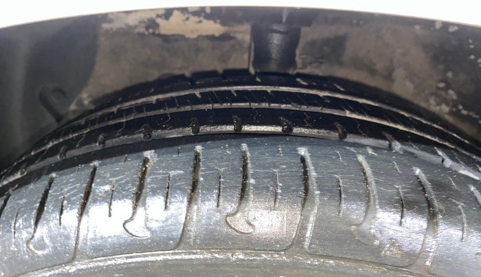 2015 Hyundai Grand i10 MAGNA 1.2 KAPPA VTVT, Petrol, Manual, 18,835 km, Left Front Tyre Tread