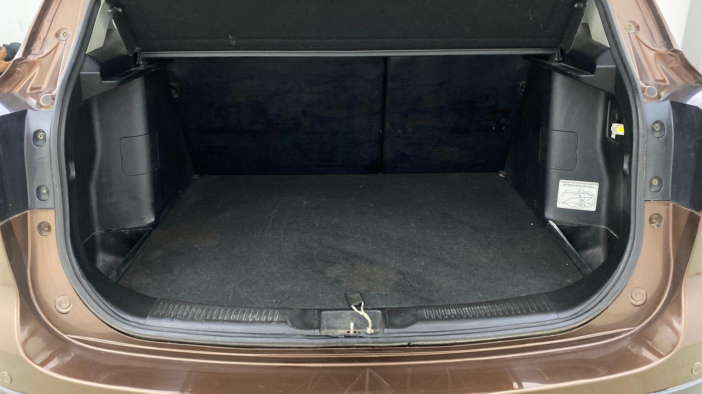 2015 Maruti S Cross ZETA 1.6, Diesel, Manual, 91,535 km, Boot Inside