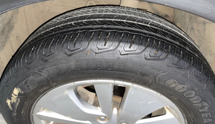 2015 Maruti S Cross ZETA 1.6, Diesel, Manual, 93,029 km, Left Front Tyre Tread