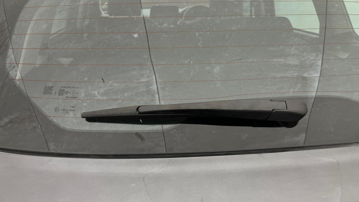 2023 Maruti Grand Vitara ALPHA SMART HYBRID, Petrol, Manual, 32,990 km, Rear Wiper