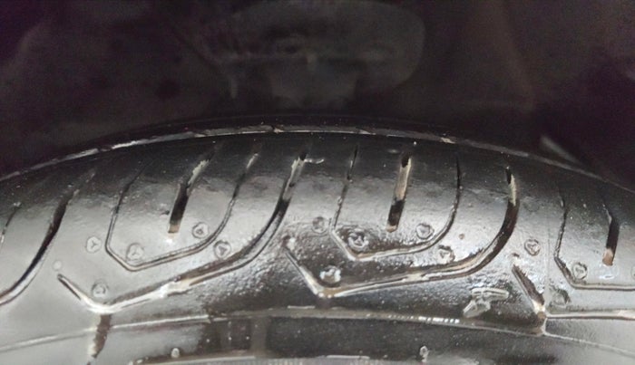 2021 Hyundai AURA S 1.2 AMT, Petrol, Automatic, 64,885 km, Right Front Tyre Tread