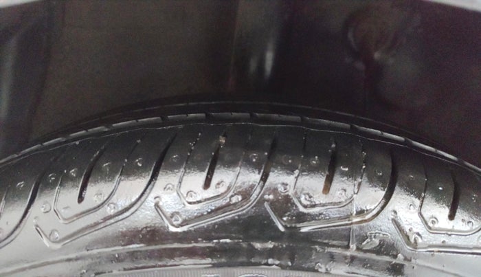 2021 Hyundai AURA S 1.2 AMT, Petrol, Automatic, 64,885 km, Right Rear Tyre Tread