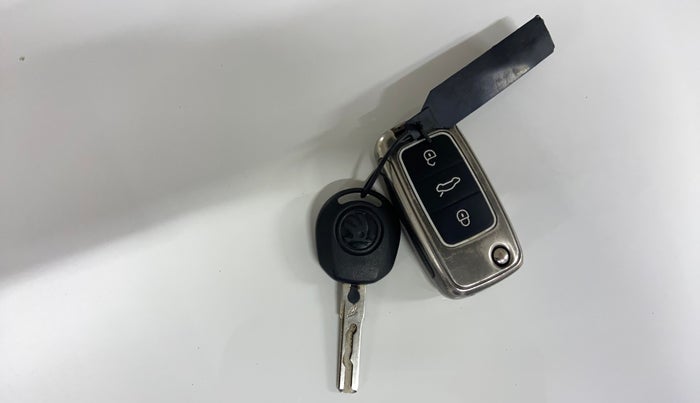 2015 Skoda Rapid 1.5 TDI CR ELEGANCE, Diesel, Manual, 98,257 km, Key Close Up