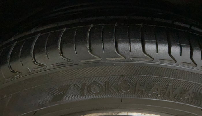 2015 Skoda Rapid 1.5 TDI CR ELEGANCE, Diesel, Manual, 98,257 km, Right Front Tyre Tread