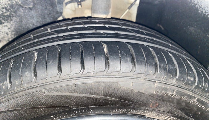 2020 Tata ALTROZ XZ (O) PETROL, Petrol, Manual, 50,792 km, Left Front Tyre Tread