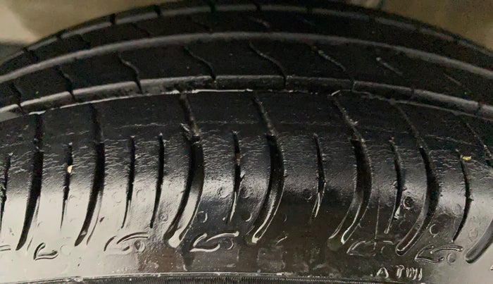2022 Maruti S PRESSO VXI, Petrol, Manual, 28,814 km, Left Front Tyre Tread