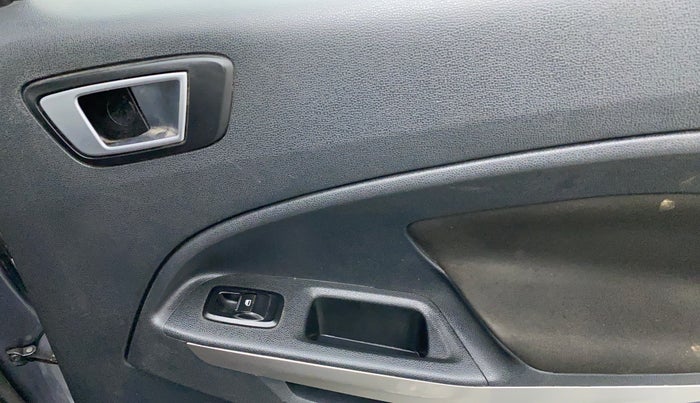 2018 Ford Ecosport TITANIUM 1.5L DIESEL, Diesel, Manual, 94,133 km, Right rear window switch / handle - Switch/handle not functional
