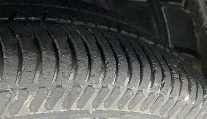2018 Ford Ecosport TITANIUM 1.5L DIESEL, Diesel, Manual, 94,133 km, Left Front Tyre Tread
