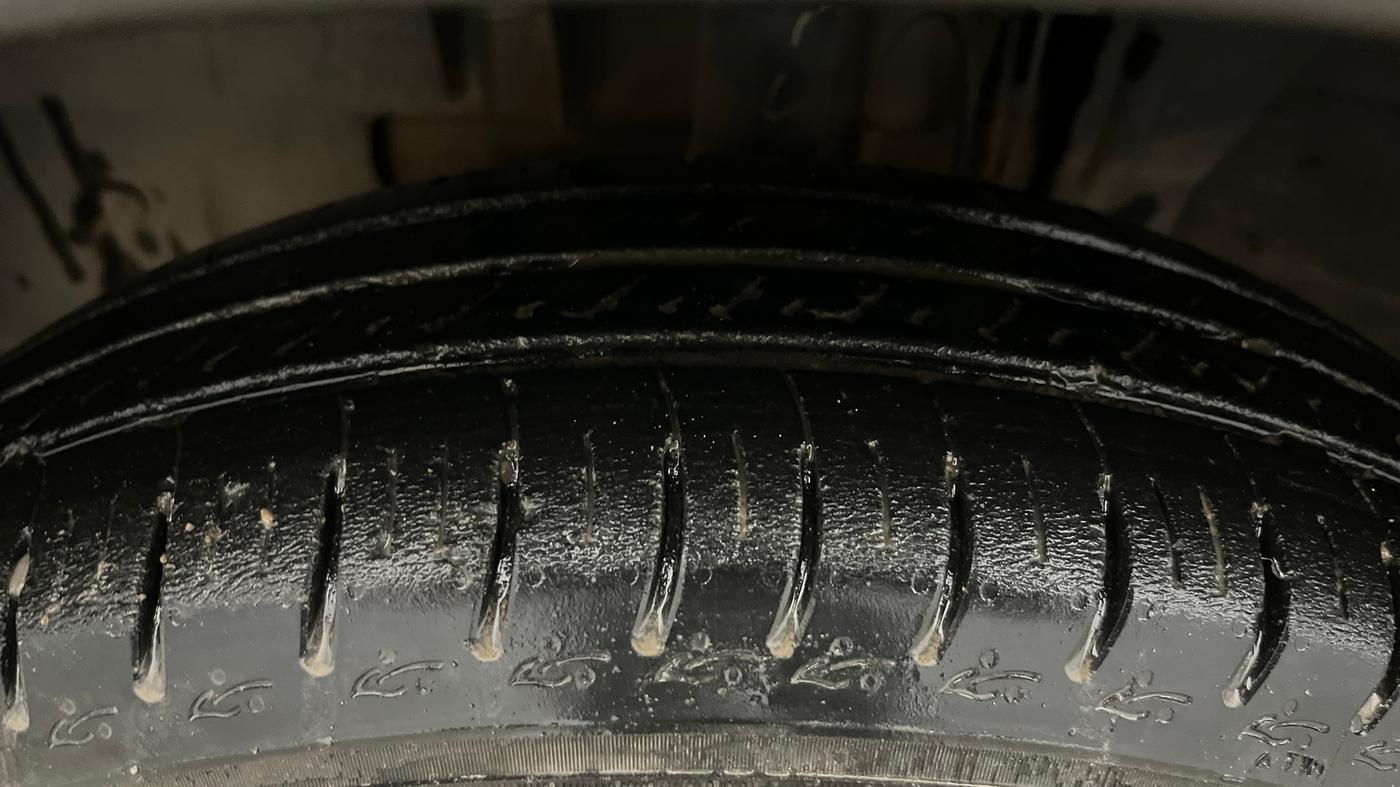 2021 Renault TRIBER RXT, Petrol, Manual, 47,475 km, Left Front Tyre Tread