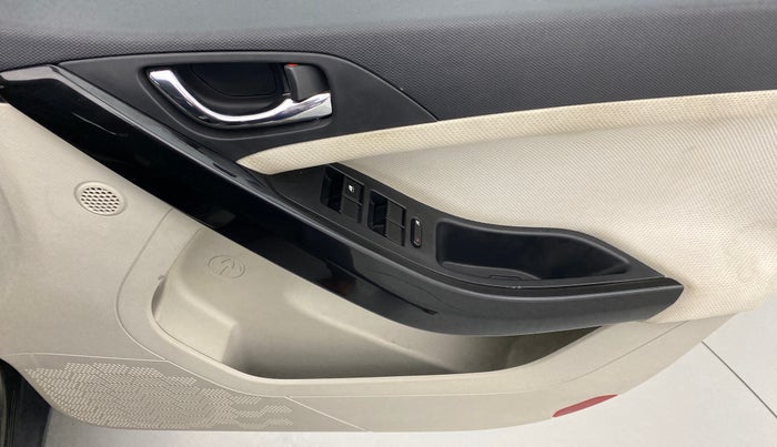 2020 Tata NEXON XZ+ 1.2, Petrol, Manual, 20,362 km, Driver Side Door Panels Control