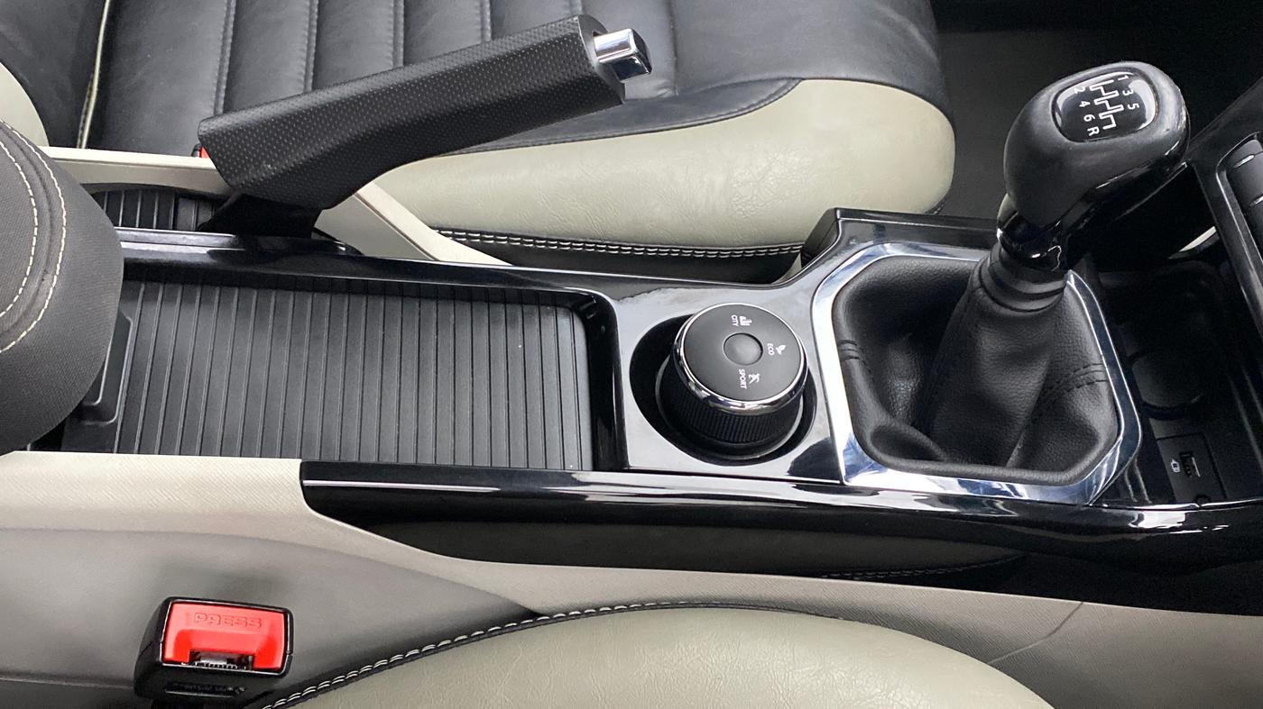 2020 Tata NEXON XZ+ 1.2, Petrol, Manual, 20,362 km, Gear Lever
