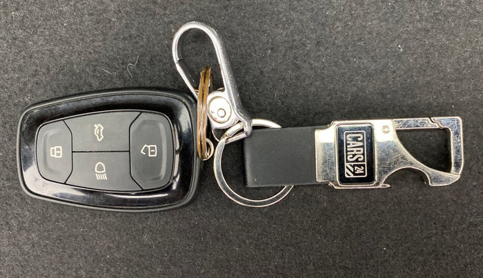 2020 Tata NEXON XZ+ 1.2, Petrol, Manual, 20,362 km, Key Close Up
