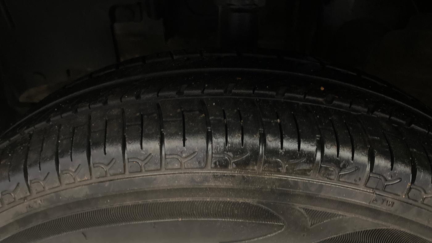 2016 Renault Kwid RXT 0.8 (O), Petrol, Manual, 42,681 km, Left Front Tyre Tread