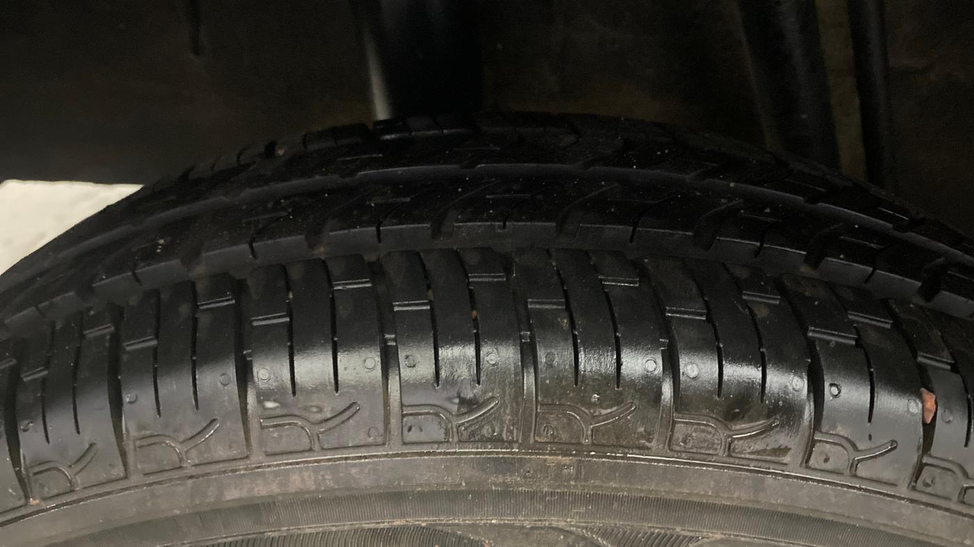 2016 Renault Kwid RXT 0.8 (O), Petrol, Manual, 42,681 km, Right Rear Tyre Tread