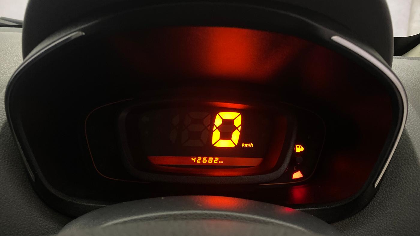 2016 Renault Kwid RXT 0.8 (O), Petrol, Manual, 42,681 km, Odometer Image