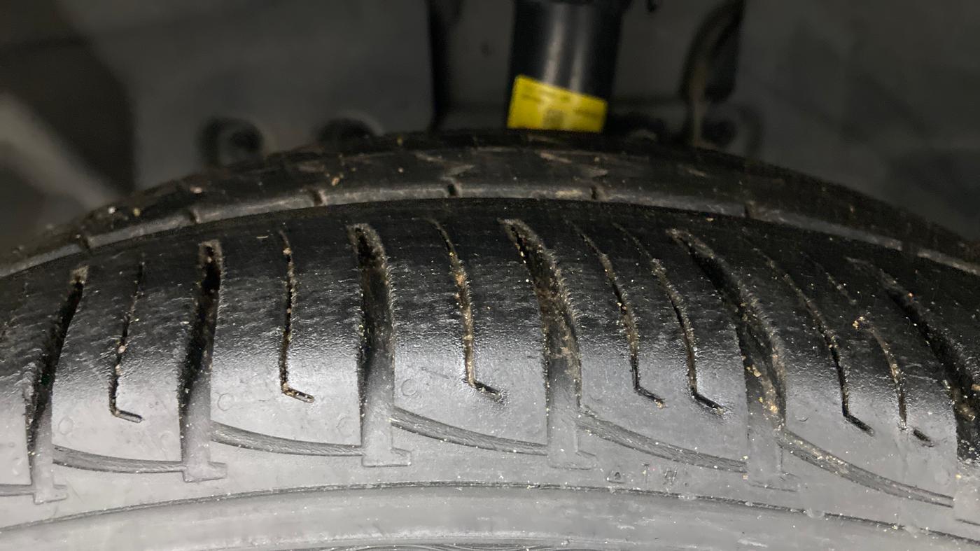 2016 Ford Ecosport TITANIUM 1.5L PETROL AT, Petrol, Automatic, 74,690 km, Left Front Tyre Tread