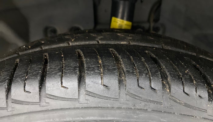 2016 Ford Ecosport TITANIUM 1.5L PETROL AT, Petrol, Automatic, 74,690 km, Left Front Tyre Tread