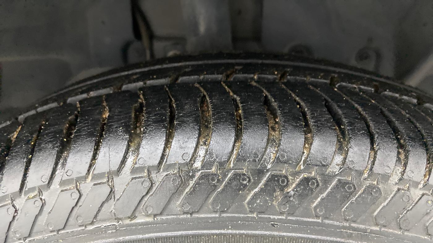 2016 Ford Ecosport TITANIUM 1.5L PETROL AT, Petrol, Automatic, 74,690 km, Right Front Tyre Tread