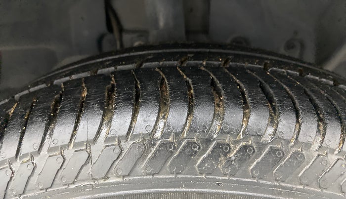 2016 Ford Ecosport TITANIUM 1.5L PETROL AT, Petrol, Automatic, 74,690 km, Right Front Tyre Tread
