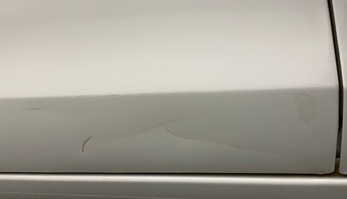 2013 Maruti Ertiga ZDI, Diesel, Manual, 1,43,856 km, Right rear door - Slightly dented