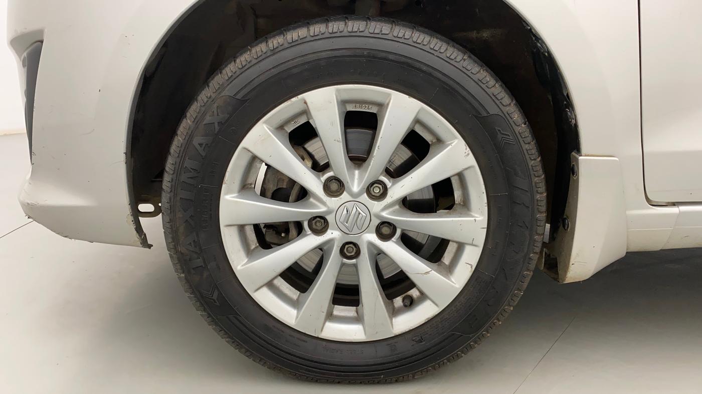 2013 Maruti Ertiga ZDI, Diesel, Manual, 1,43,856 km, Left Front Wheel