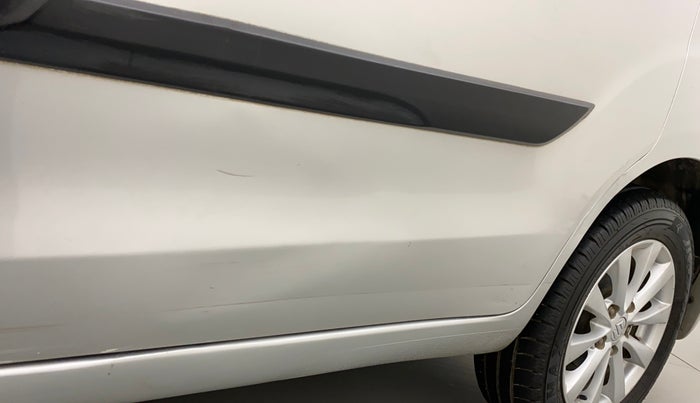 2013 Maruti Ertiga ZDI, Diesel, Manual, 1,43,856 km, Rear left door - Slightly dented