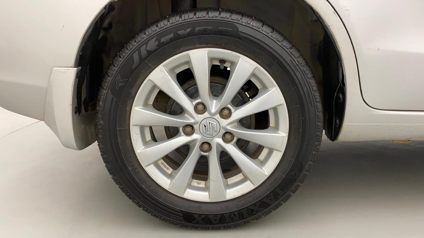 2013 Maruti Ertiga ZDI, Diesel, Manual, 1,43,856 km, Right Rear Wheel