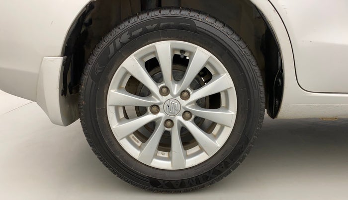 2013 Maruti Ertiga ZDI, Diesel, Manual, 1,43,856 km, Right Rear Wheel