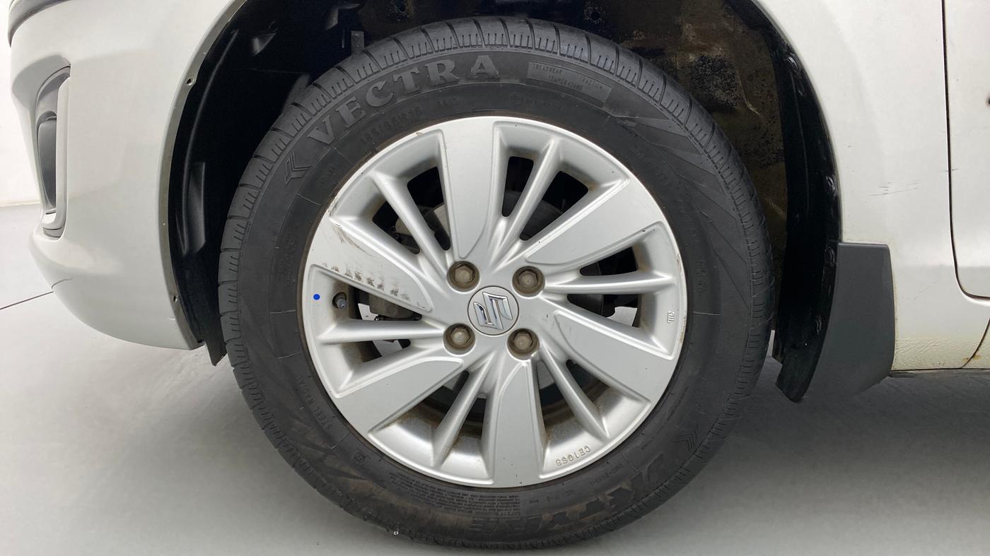 2017 Maruti Swift ZXI D, Petrol, Manual, 33,891 km, Left Front Wheel