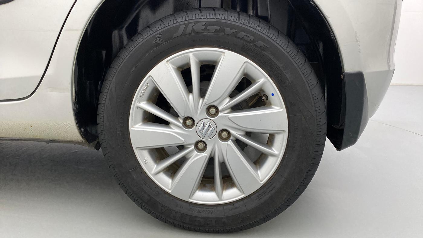 2017 Maruti Swift ZXI D, Petrol, Manual, 33,891 km, Left Rear Wheel