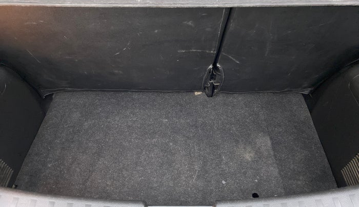 2017 Maruti Swift ZXI D, Petrol, Manual, 33,891 km, Boot Inside